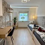 Feeling - Moderne 3-zimmer Am Uniklinikum, Naehe Messe Und Ruettenscheid, 