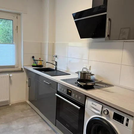 Feeling - Moderne 3-zimmer Am Uniklinikum, Naehe Messe Und Ruettenscheid, 