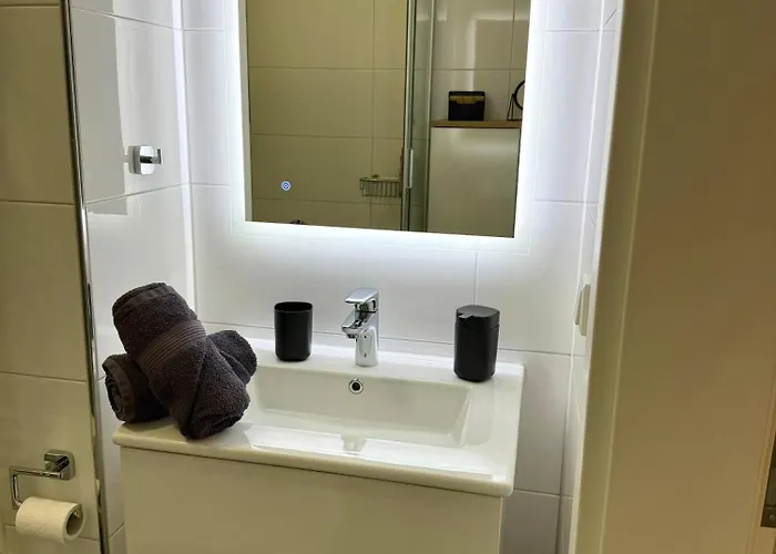 Feeling - Moderne 3-zimmer Am Uniklinikum, Naehe Messe Und Ruettenscheid, 